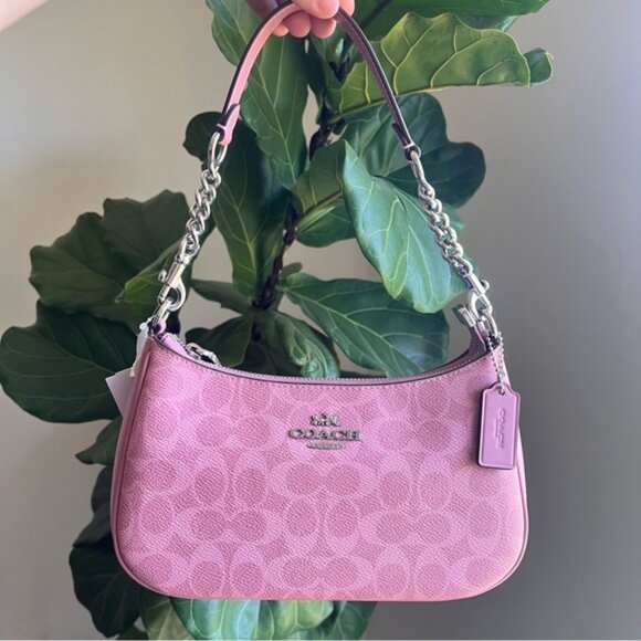 NWT Coach! Teri Shoulder Bag In Signature Canvas ๐ Dusty Pink๐ - Picture 2 of 8